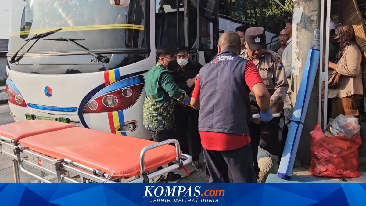 Bus Sari Indah berhenti di Madiun tempat penumpang meninggal dunia