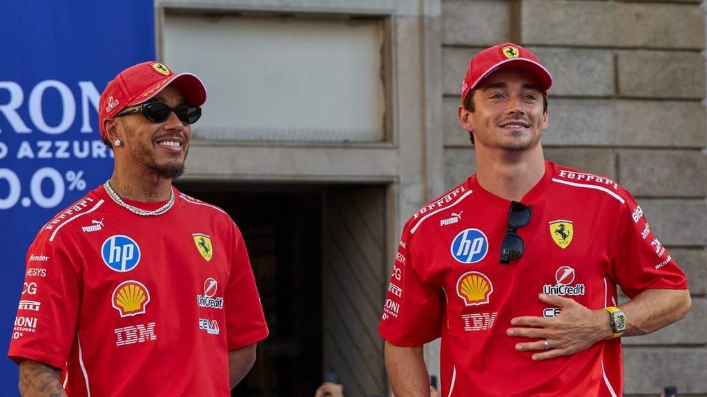 Charles Leclerc dan Lewis Hamilton dalam balapan Formula 1 Ferrari