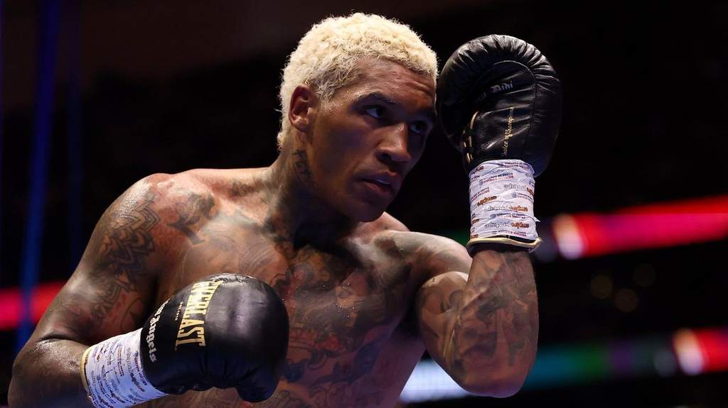 Conor Benn menunjukkan perubahan bentuk tubuh drastis setelah kenaikan berat badan ekstrem jelang duel WBC