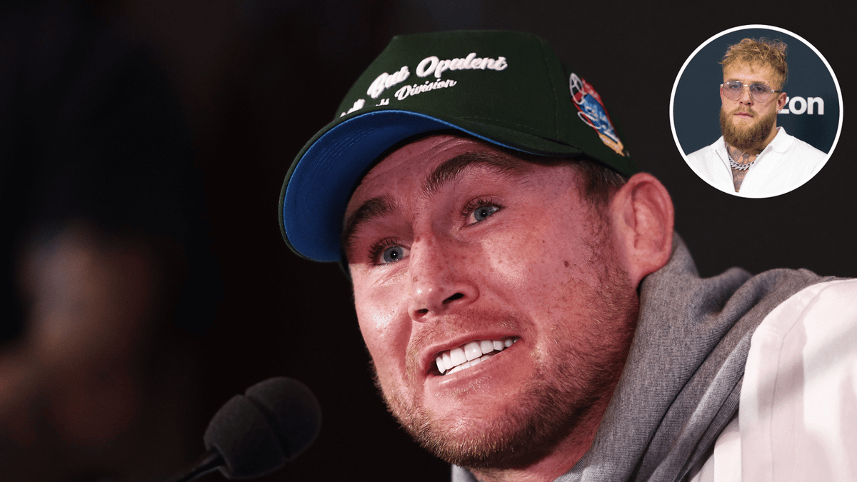 Darren Till merayakan kemenangan dalam pertarungan BKFC