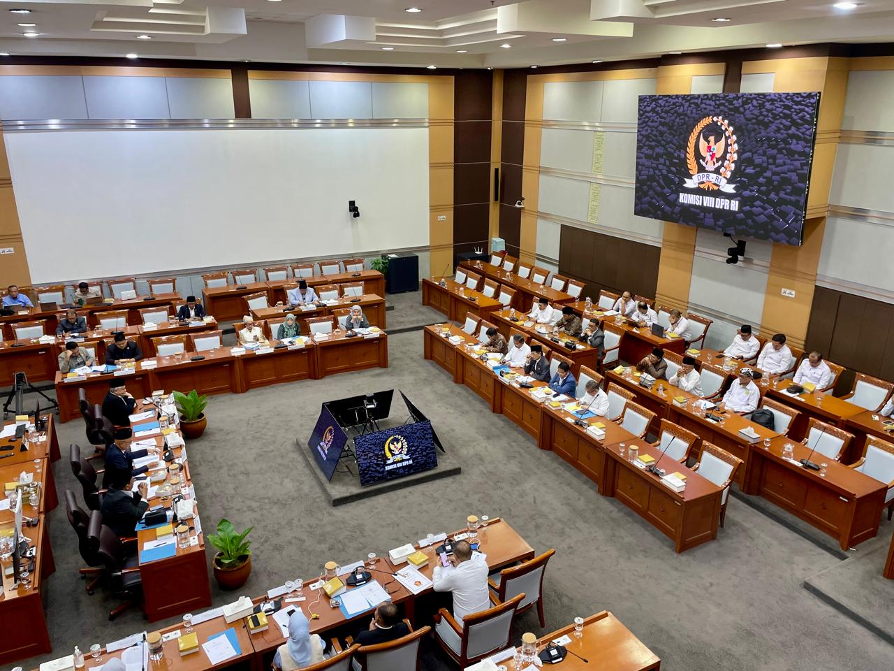 Gedung UINSA Surabaya dan suasana kampus