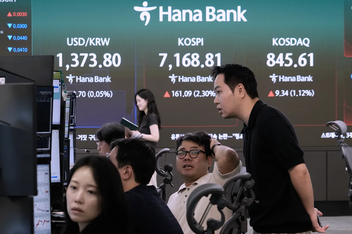 Bursa Saham Asia Menguat, Wall Street Pacu Tren Positif