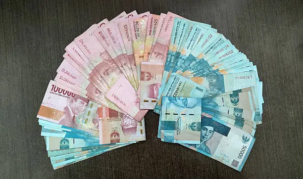 Grafik pergerakan nilai tukar rupiah melemah terhadap dolar AS di pasar keuangan