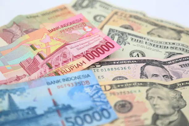 Grafik pergerakan nilai tukar rupiah terhadap dolar Amerika Serikat di pasar keuangan