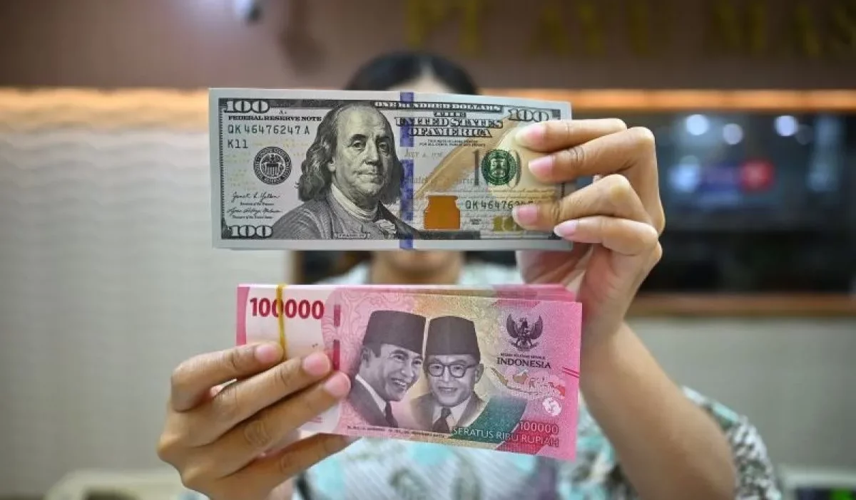 Grafik pergerakan nilai tukar rupiah terhadap dolar AS di pasar uang
