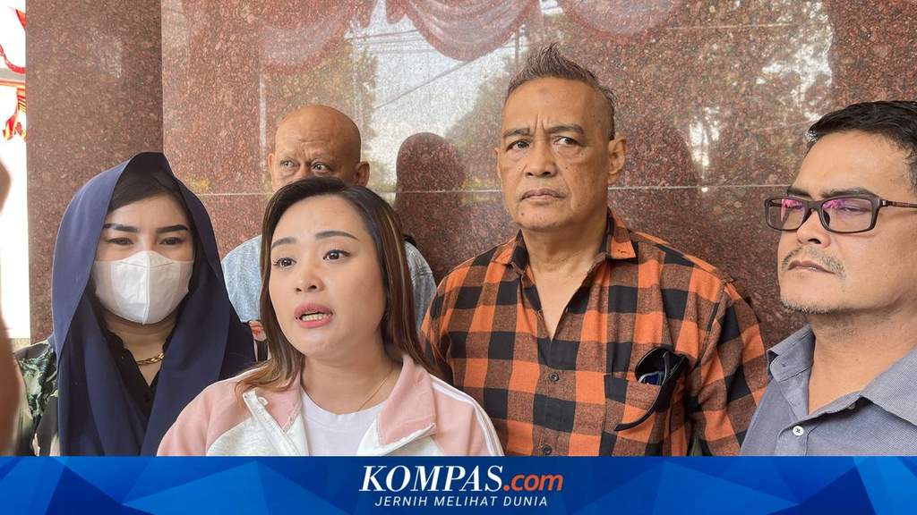 Ilustrasi anak mengamen di jalanan kota Surabaya
