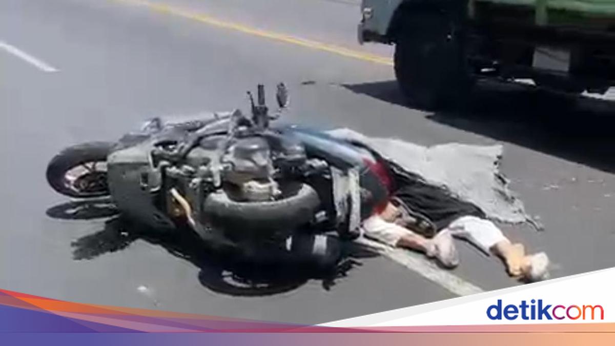 Ilustrasi kecelakaan lalu lintas di jalan raya Pasuruan