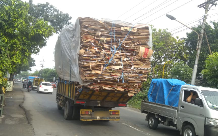 Ilustrasi penindakan truk kendaraan ODOL di jalan raya