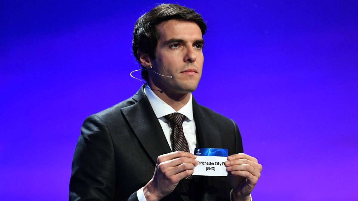 Kaka saat masih membela AC Milan dan menjadi incaran Manchester City