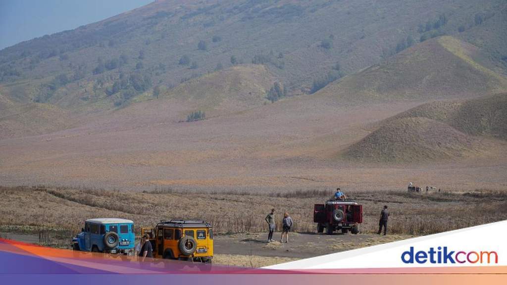 Kebakaran hutan di kawasan wisata Gunung Bromo yang berujung pada penutupan total oleh TNBTS