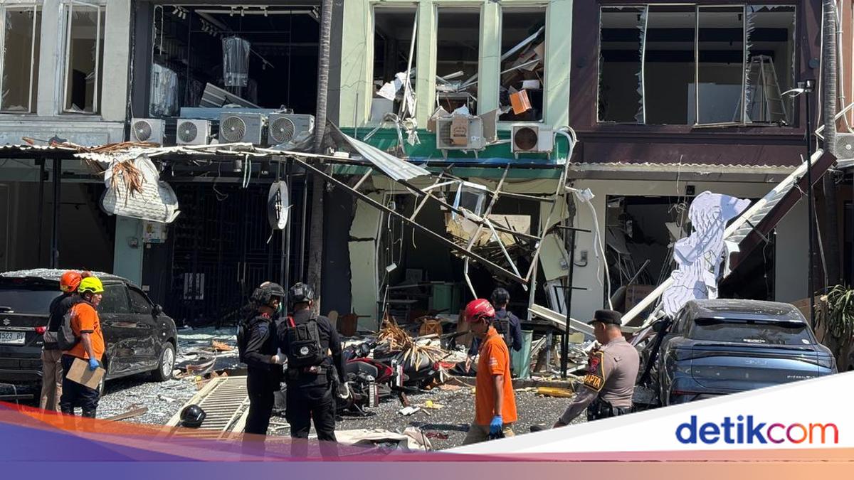 Kondisi ruko yang hancur akibat ledakan elpiji di Pakuwon City Surabaya