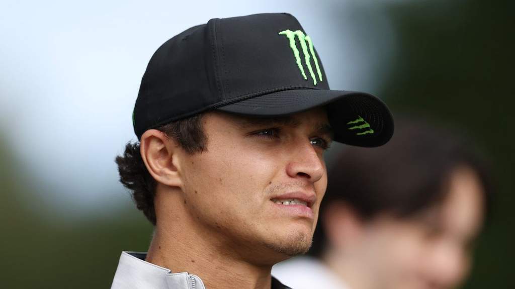 Lando Norris pembalap McLaren memberikan dukungan terhadap perubahan regulasi jarak balap F1