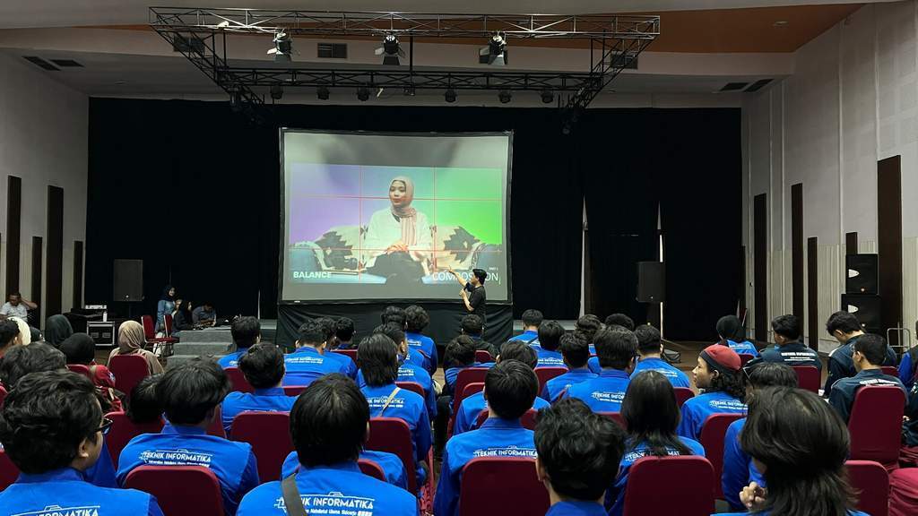 Mahasiswa Ilmu Komputer Universitas NU Sidoarjo saat mengikuti kunjungan industri videografi