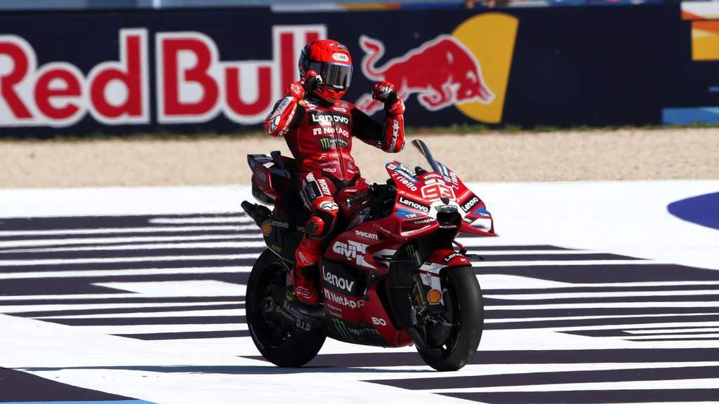 Marc Marquez merayakan kemenangan sprint race MotoGP San Marino