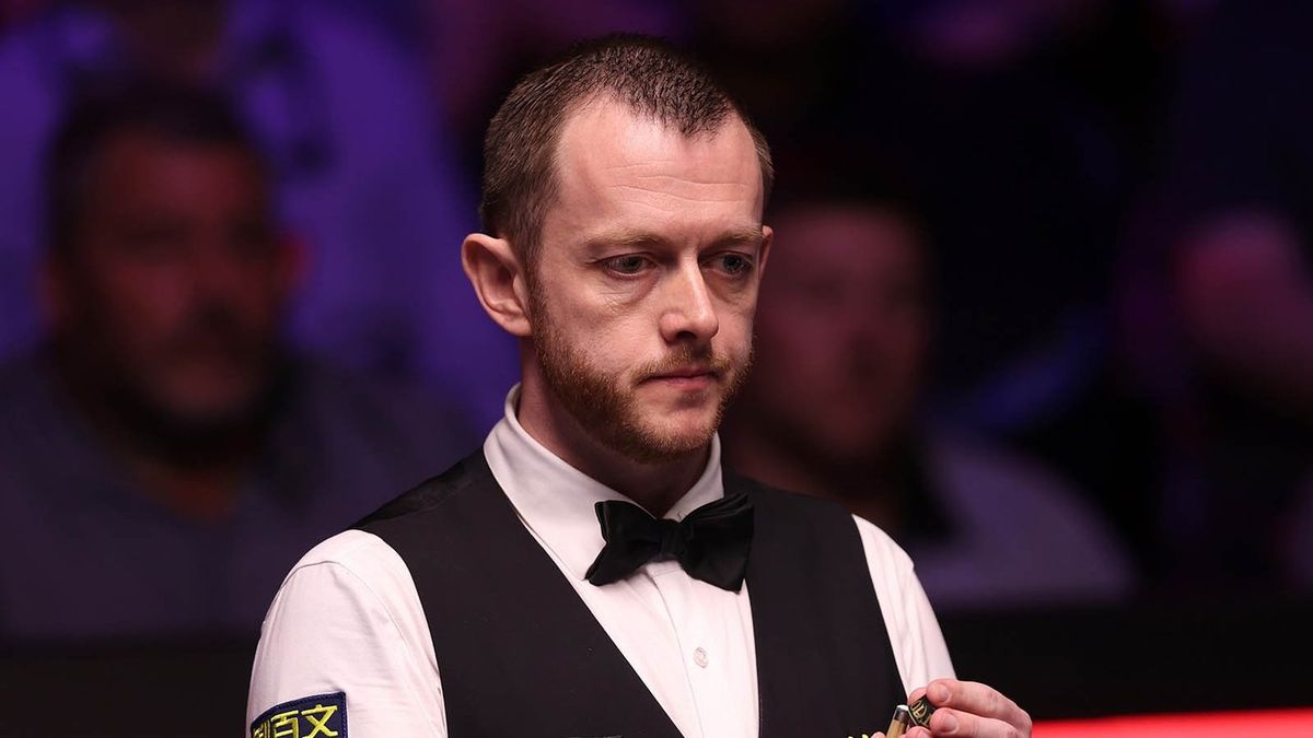 Mark Allen saat bertanding dalam turnamen snooker profesional