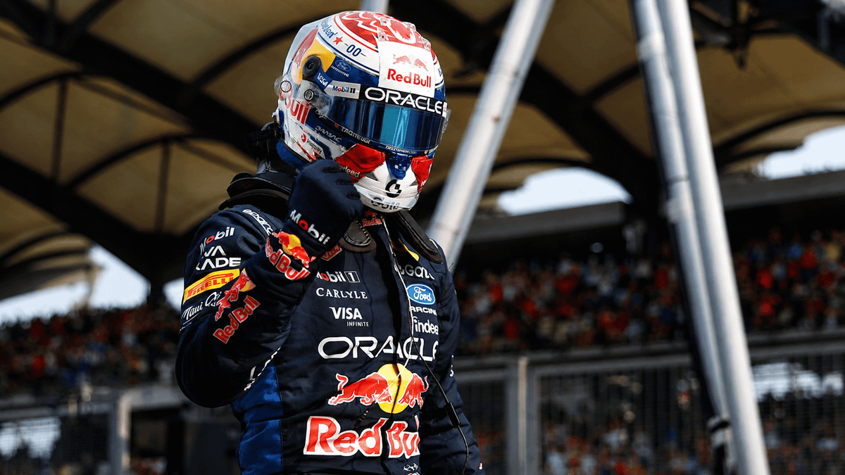 Max Verstappen merayakan kemenangan di podium Formula 1