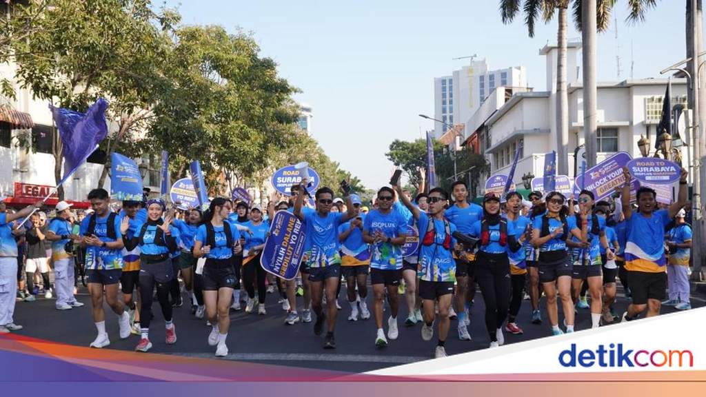 Ratusan peserta mengikuti Fun Run Heritage menyusuri jalanan ikonik Kota Surabaya