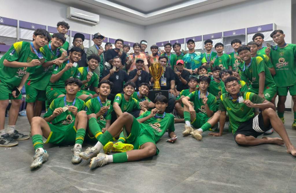 Selebrasi pemain muda Persebaya Surabaya juara Piala Soeratin Jatim 2026