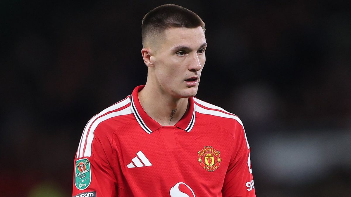 Serhou Guirassy penyerang Borussia Dortmund yang diincar Manchester United