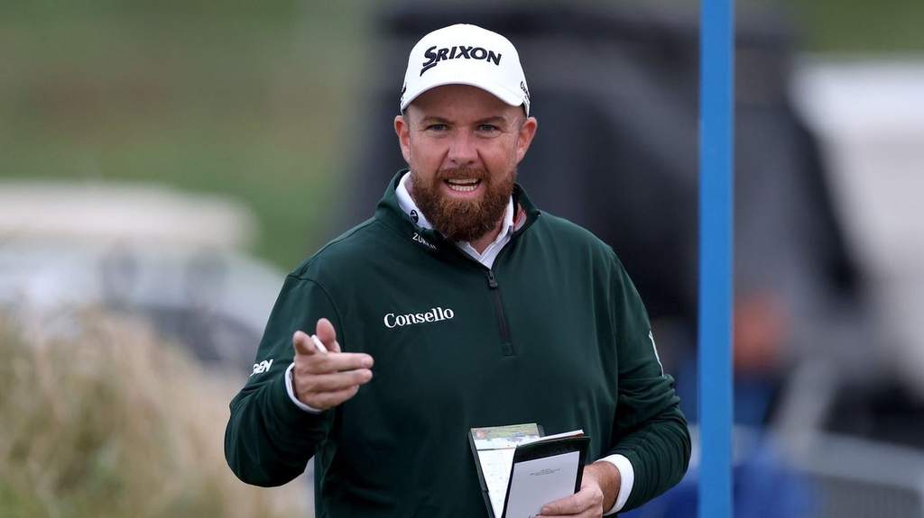 Shane Lowry tampil di lapangan golf Irish Open