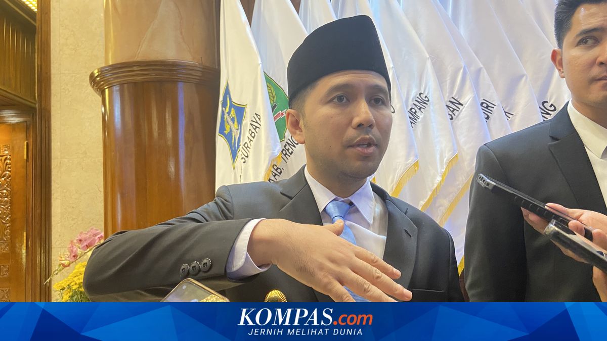 Suasana interior gerbong kereta api jarak jauh dengan berbagai pilihan kelas