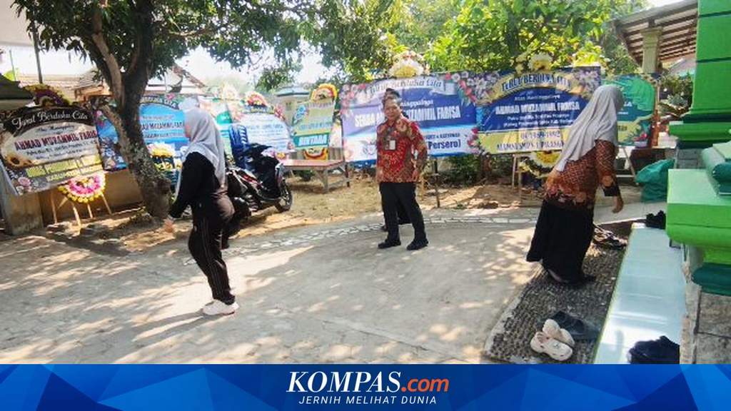 Suasana rumah duka Serda Ahmad Muzammul Farisa di Magetan