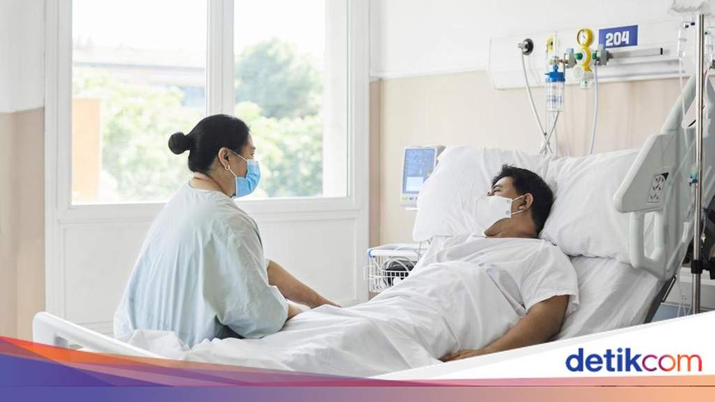 Suasana rumah sakit di Surabaya saat menangani lonjakan pasien influenza tipe A
