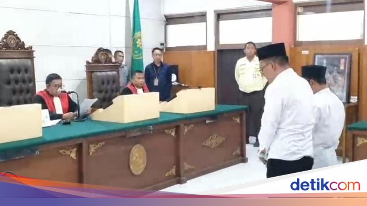 Suasana sidang vonis kasus pembunuhan mahasiswi UMM di Pengadilan Negeri Malang