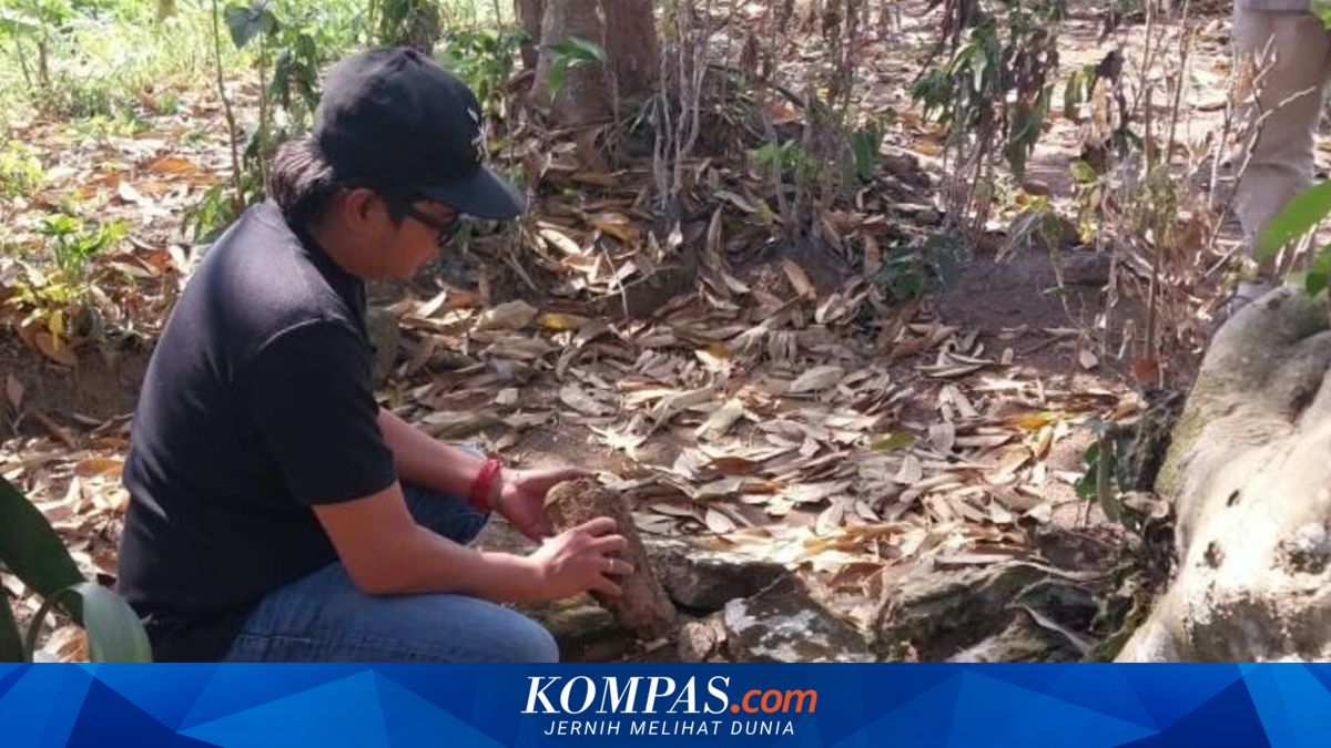 Penyidik KPK melakukan penggeledahan di rumah Dirjen ATR BPN Lampri di Nganjuk