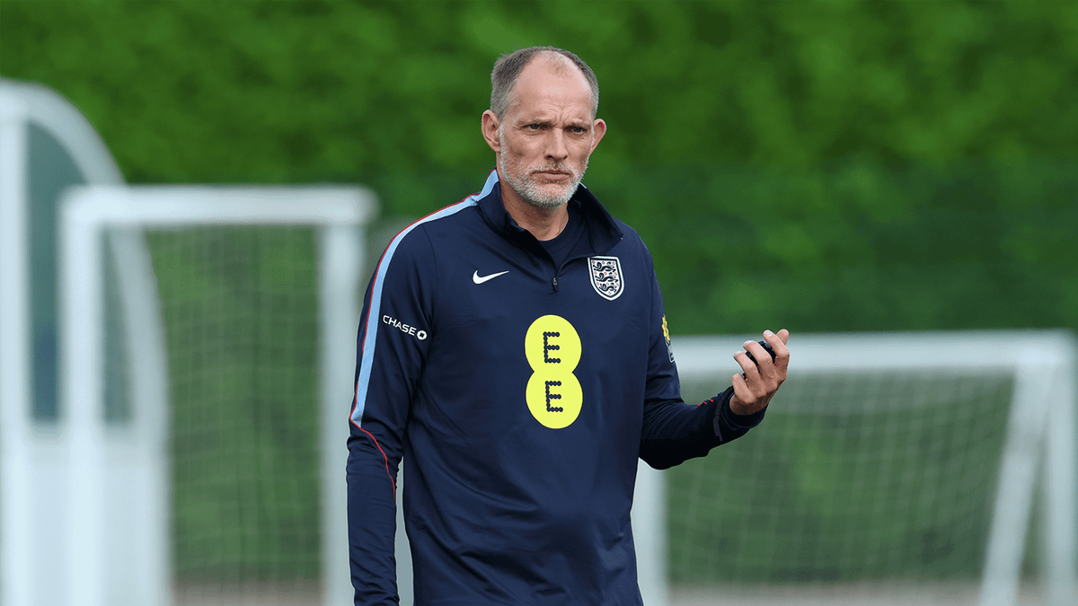 Thomas Tuchel memberikan arahan kepada skuad Timnas Inggris