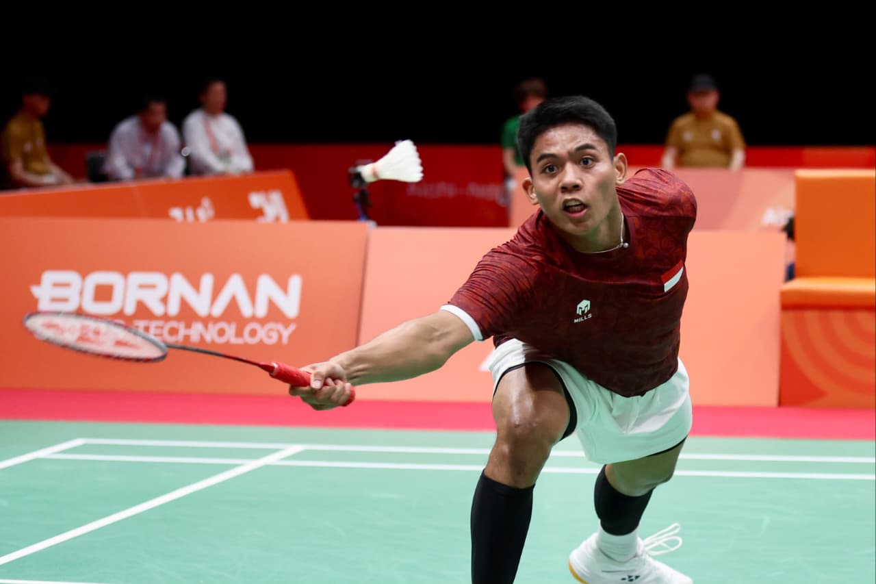 Tim bulu tangkis putra Indonesia merayakan kemenangan atas Malaysia di Asian Games 2026