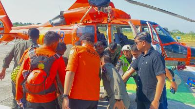 Tim SAR gabungan melakukan pencarian korban KMP Virgo di perairan