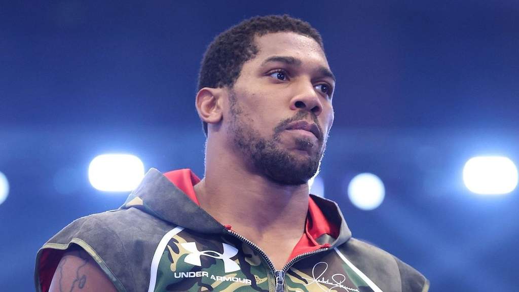 Tyson Fury dan Anthony Joshua bersiap menghadapi duel akbar di Wales.