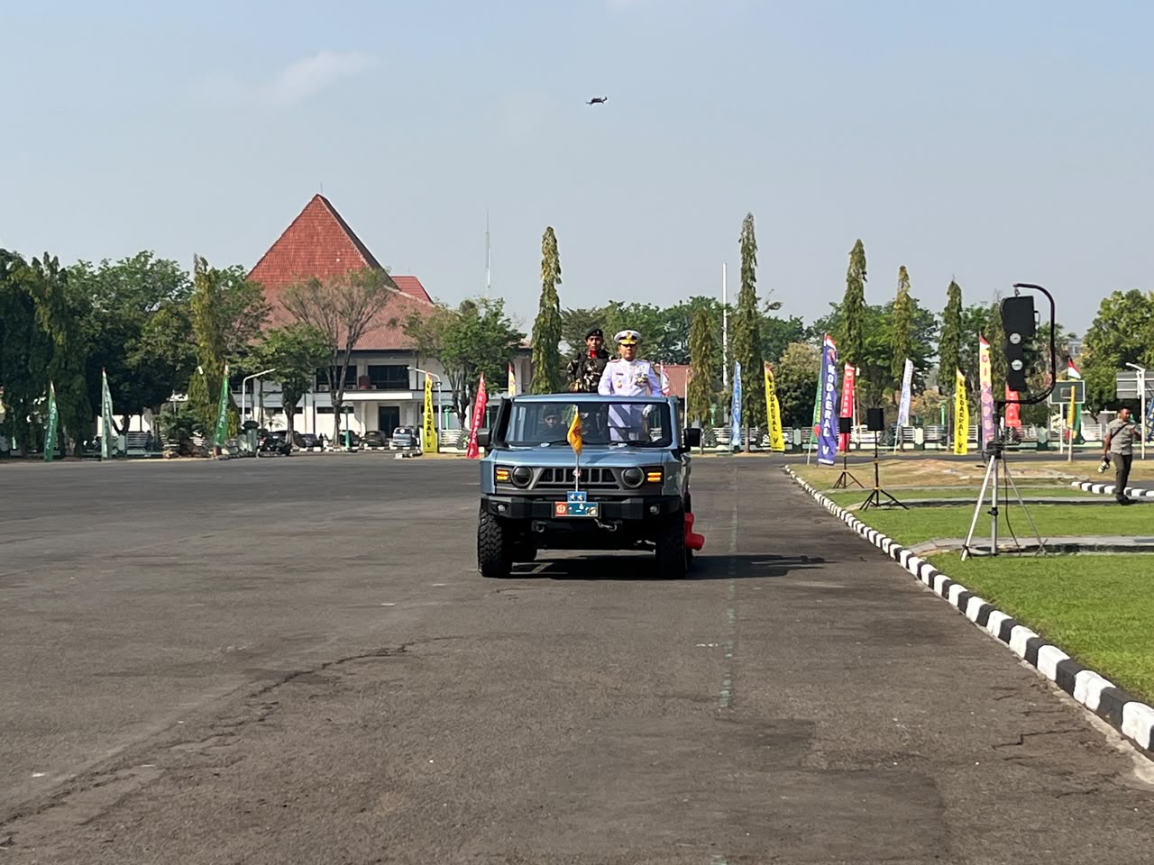 Upacara HUT Ke-81 TNI di Lapangan Markas Kodam V Brawijaya Surabaya