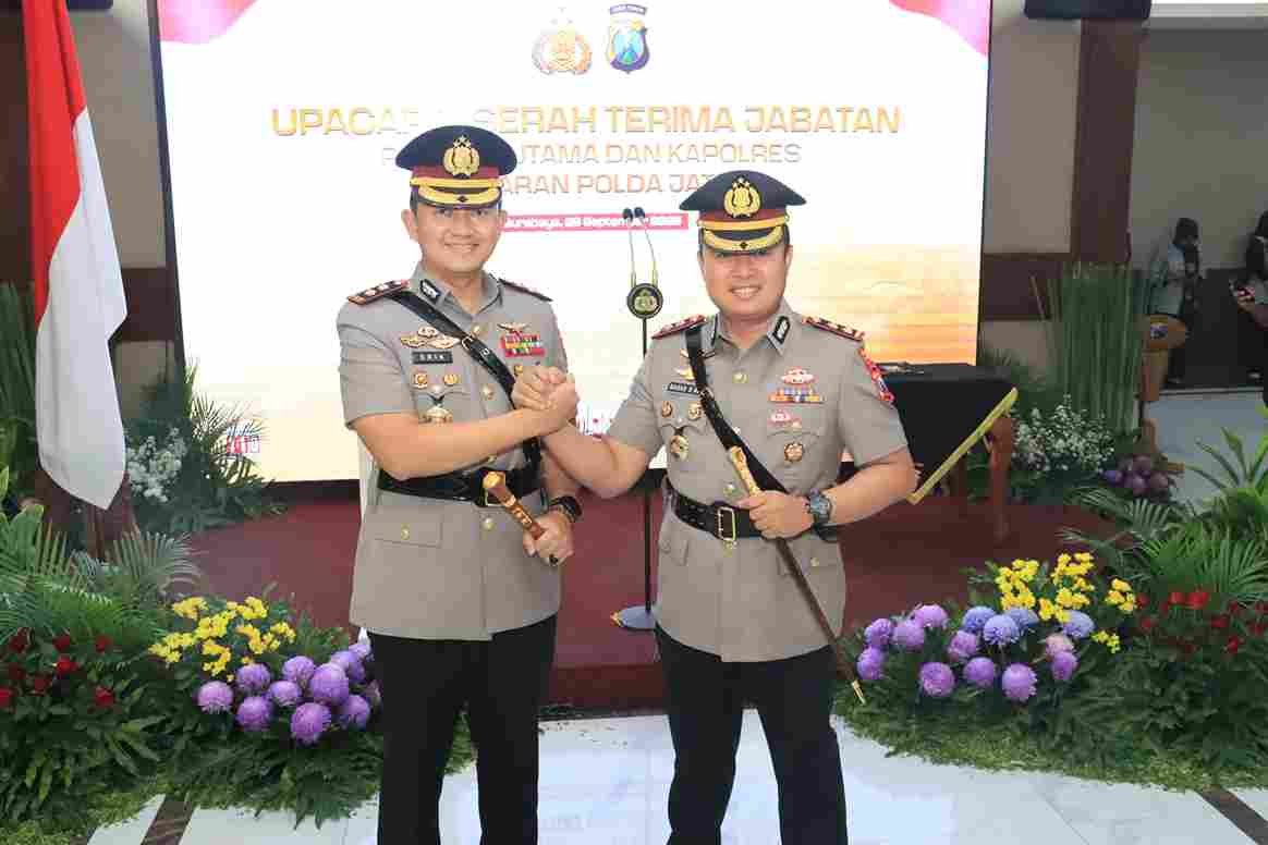 Upacara serah terima jabatan Kapolres Magetan di Polda Jatim