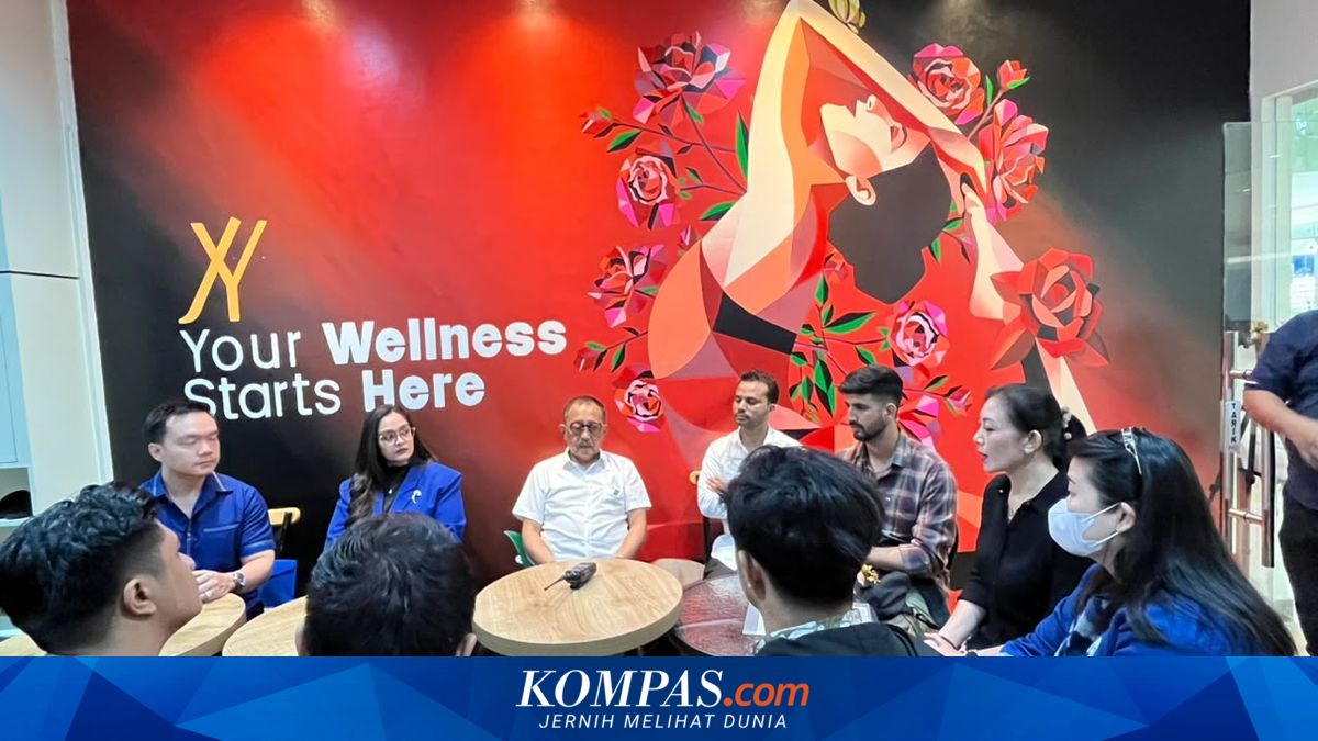 Wakil Wali Kota Surabaya Armuji saat melakukan sidak di Just Yoga Studio Ciputra World Mall
